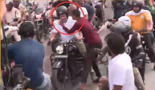 बिहार में राहुल गांधी की यात्रा के दौरान सुरक्षा में चूक, युवक ने किया किस