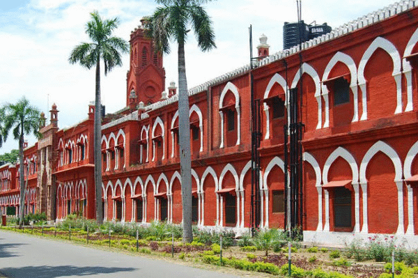 एएमयू में समकालीन संस्थानों में इस्लामी विज्ञान पर…