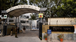 पश्चिम बंगाल: TMC विधायक जीवन कृष्ण साहा दीवार…