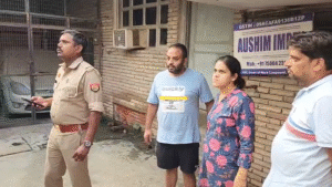 अलीगढ़ के हार्डवेयर कारोबारी के बंद घर में…