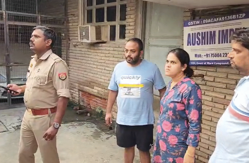 अलीगढ़ के हार्डवेयर कारोबारी के बंद घर में लाखों की चोरी, चोर सोने, व 50 किलो चांदी-डायमंड ज्वेलरी और नगदी ले उड़े