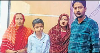 अलीगढ़: हिस्ट्रीशीटर ने सीएम को खून से लिखा पत्र, बोला- मकान और बेटा बेचने को मजबूर