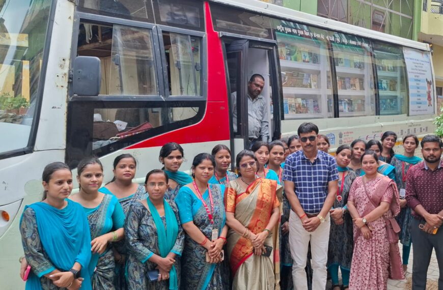 अलीगढ़: गंगा पुस्तक परिक्रमा पहुंची मॉरीशस इंटरनेशनल स्कूल, विद्यार्थियों में दिखा अद्भुत उत्साह