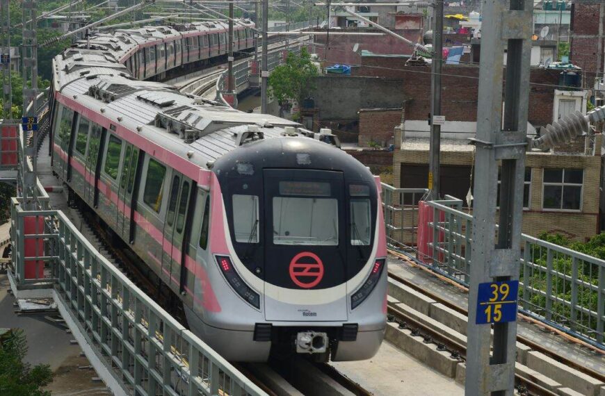 दिल्ली मेट्रो का सफर महंगा, DMRC ने लागू किए नए किराए