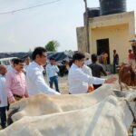 अलीगढ़: नगला ओगर राजू गौसंरक्षण केन्द्र का नोडल अधिकारी ने किया निरीक्षण