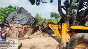 अलीगढ़ :मुख्य गंगा नहर पर बुलडोजर की गड़गड़ाहट, अवैध कब्जे ध्वस्त