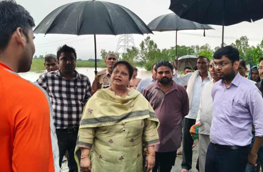 मण्डलायुक्त ने ’’नो हेलमेट नो फ्यूल विशेष’’ के सफल क्रियान्वयन के लिए जारी किए दिशा-निर्देश