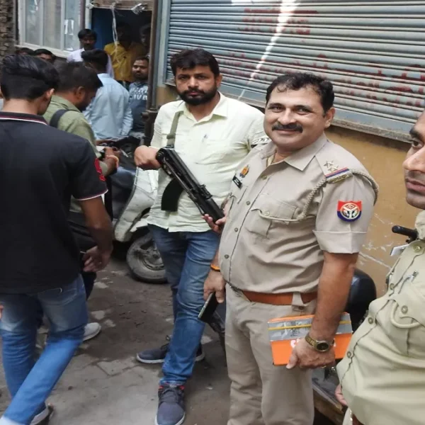 अलीगढ़:औषधि निरीक्षक की छापामार कार्रवाई, संदिग्ध दवा के…