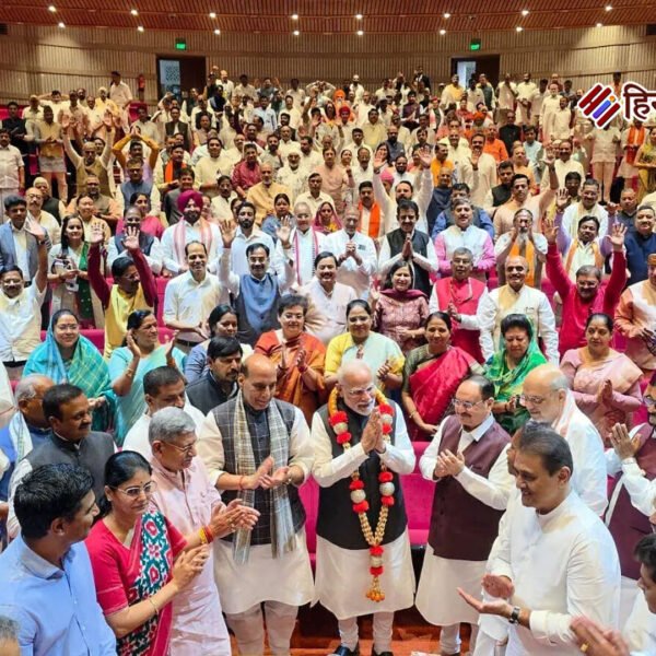 बाढ़ आपदा के बीच पीएम मोदी ने सांसदों…