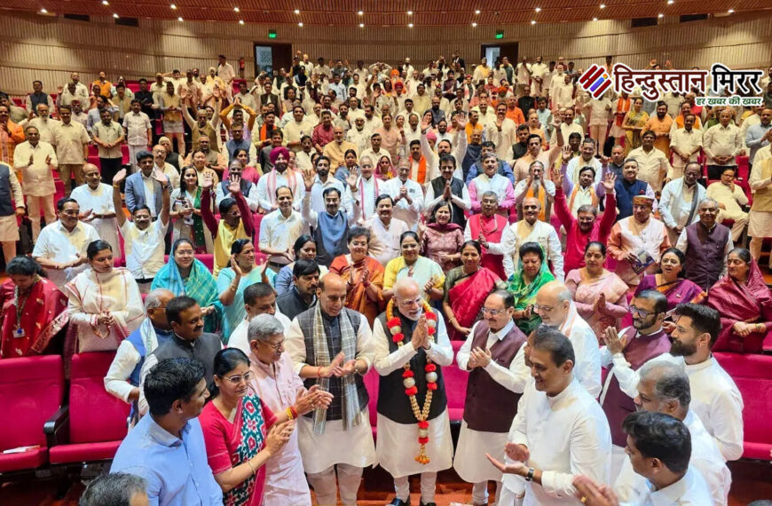 बाढ़ आपदा के बीच पीएम मोदी ने सांसदों के लिए रात्रिभोज रद्द किया