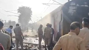 दिल्ली-पूर्णिया स्पेशल ट्रेन के पार्सल कोच में आग,&hellip;