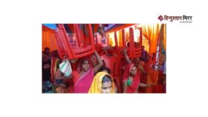 नेताओं की देरी से भड़की महिलाएं, माथे पर&hellip;