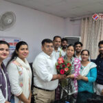 डीएम ने सीखी भारतीय सांकेतिक भाषा, मूक-बधिरजनों की भावनाओं को समझने की जरूरत