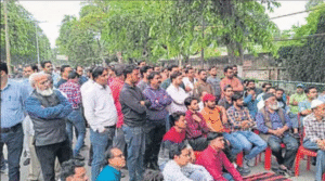 एएमयू के गैर-शिक्षण कर्मचारियों ने रजिस्ट्रार कार्यालय के&hellip;
