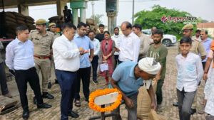 धान खरीद केंद्र का हुआ शुभारंभ, डीएम ने&hellip;