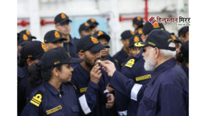 प्रधानमंत्री मोदी ने नौसैनिकों के साथ INS विक्रांत&hellip;