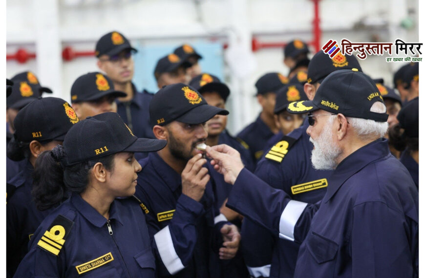 प्रधानमंत्री मोदी ने नौसैनिकों के…