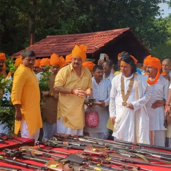 दशहरा पर 200 हथियारों की पूजा कर राजा&hellip;