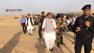राजनाथ सिंह का जैसलमेर में पाकिस्तान सीमा दौरा,&hellip;