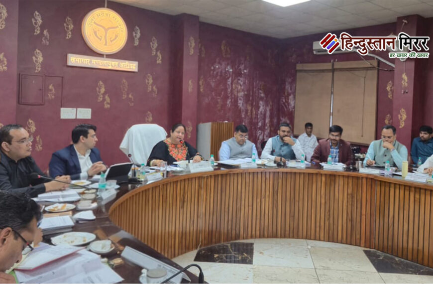 आयुक्त ने विकास कार्यों की की गहन समीक्षा, कुपोषण और स्वास्थ्य योजनाओं पर खास जोर