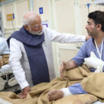 प्रधानमंत्री मोदी भूटान दौरे से लौटते ही LNJP पहुंचे, घायलों से मिले