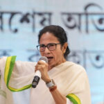 सीएम ममता बनर्जी का चुनाव आयोग को कड़ा संदेश: SIR प्रक्रिया तुरंत रोकी जाए