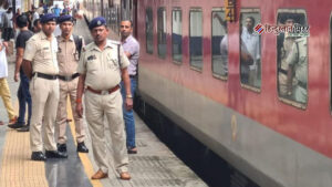 अवैध वेंडिंग पर बड़ी कार्रवाई: आरपीएफ निरीक्षक अमित&hellip;