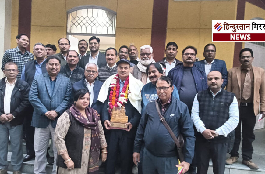 विकास भवन के डॉ. ए.के. पांडे और उर्मिला कुमारी को भावभीनी विदाई