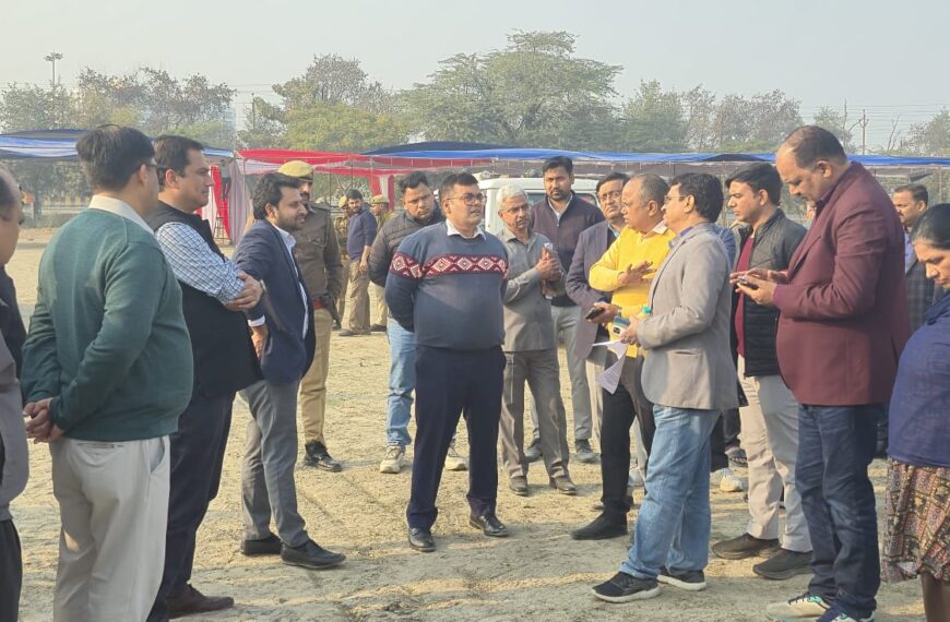 100 पुरोहित व 4 मौलवी&hellip;