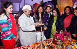 कृष्णांजलि नाट्यशाला में पुष्प सज्जा, रंगोली व महिला&hellip;