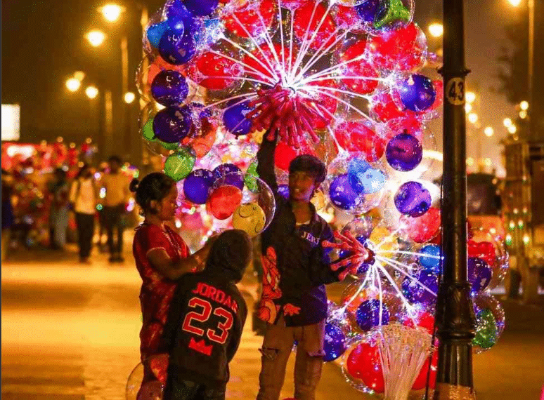 2026 का आगाज़: तस्वीरों में देखें कैसे देश-दुनिया में छाया नए साल का खुमार