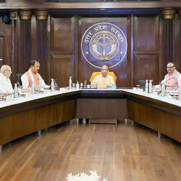 सीएम योगी मंत्रिपरिषद बैठक में अजित पवार को&hellip;