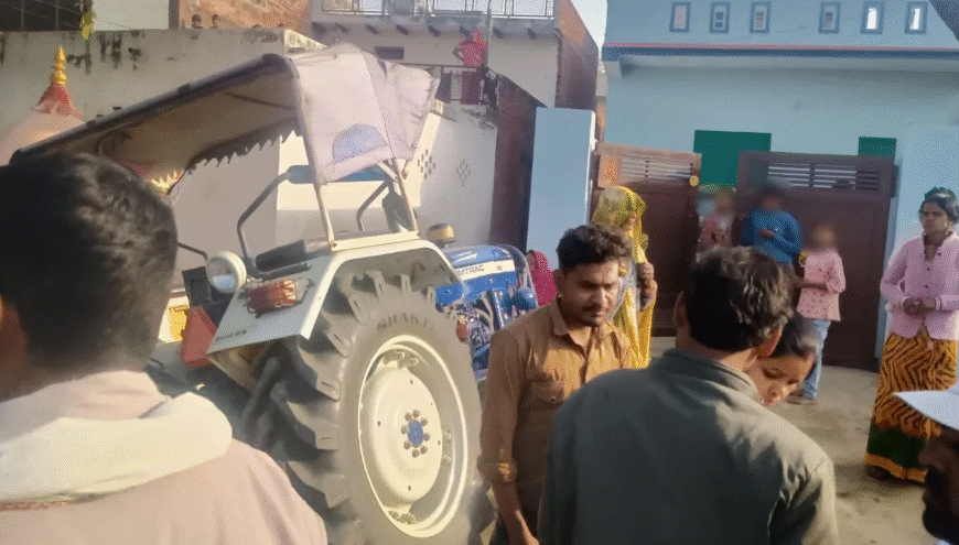 “दूल्हे की घोड़ी चढ़ने की हिम्मत कैसे हुई? ” दूल्हे और परिजनों पर ट्रैक्टर चढ़ाने का आरोप,मचा हड़कंप