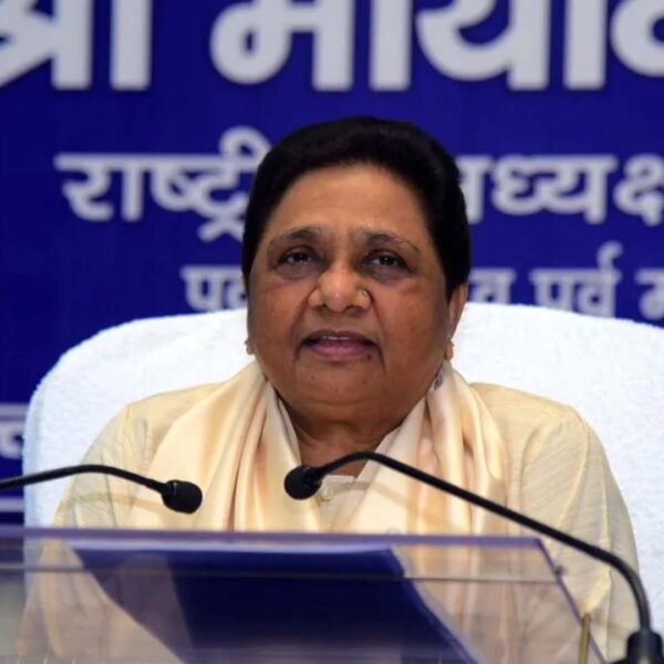 यूपी चुनाव 2027: मायावती ने ब्राह्मण नेता को…