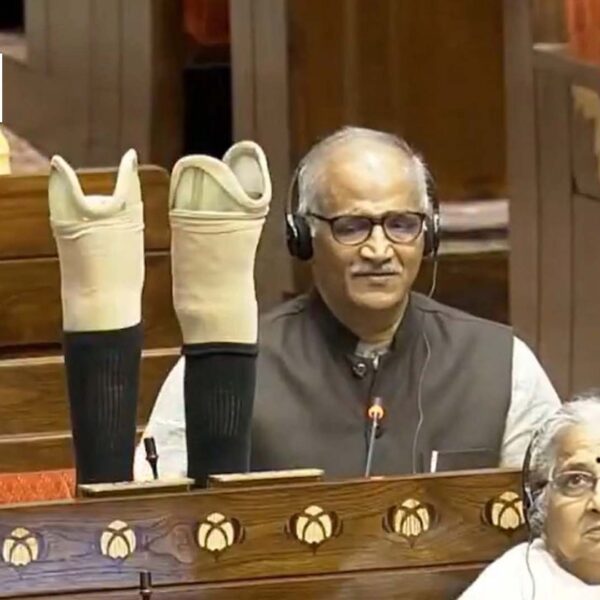 राज्यसभा में भावुक क्षण: BJP सांसद सदानंदन मास्टर…