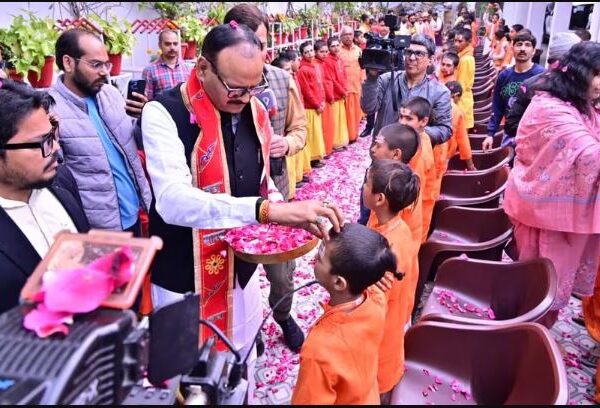 डिप्टी सीएम ने किया बटुकों का सम्मान, शंकराचार्य&hellip;