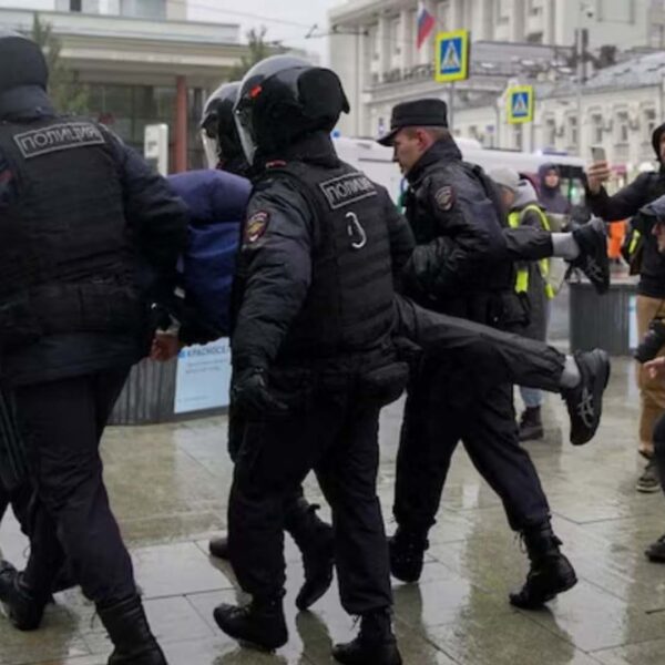 रूस के मेडिकल यूनिवर्सिटी हॉस्टल में चाकू से&hellip;