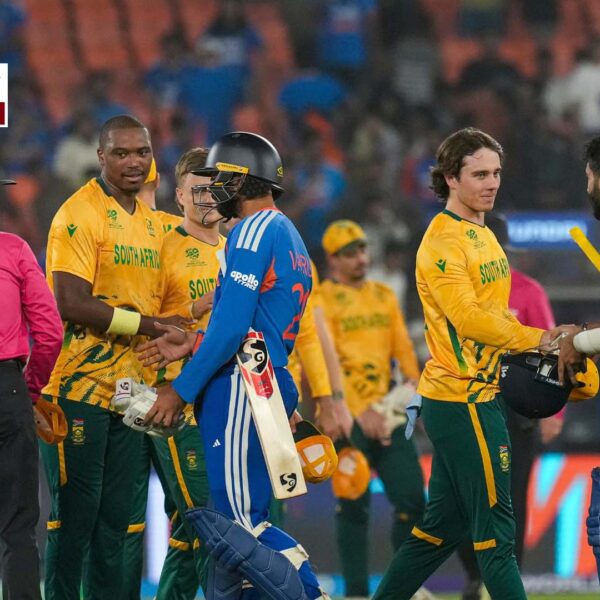 IND vs SA: पावरप्ले में बिखरी टीम इंडिया,&hellip;