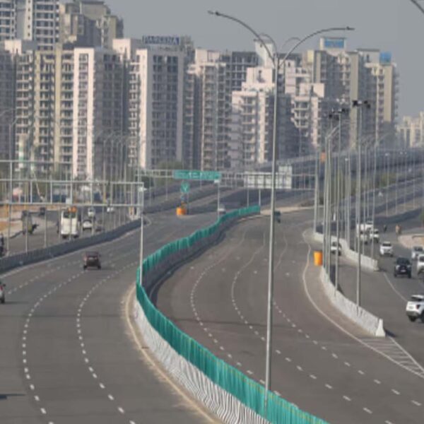 दिल्ली-मेरठ एक्सप्रेसवे पर सफर महंगा: 1 अप्रैल से&hellip;