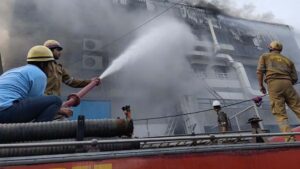 नोएडा फैक्ट्री अग्निकांड: तीन दिन तक धधकती रही&hellip;