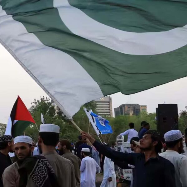 पाकिस्तान में ईंधन संकट से निपटने के लिए&hellip;