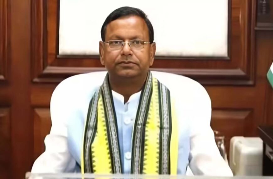 यूपी में तीसरे डिप्टी सीएम की चर्चा तेज, 2027 से पहले बड़ा सियासी संदेश देने की तैयारी !