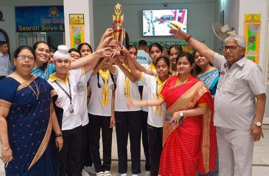 रेडिएंट स्टार्स इंग्लिश स्कूल में सत्र 2025–26 का समापन समारोह संपन्न