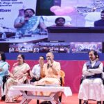 अंतरराष्ट्रीय महिला दिवस पर लखनऊ में मुख्यमंत्री ने वीडियो कॉन्फ्रेंसिंग के जरिए प्रदेशभर की महिलाओं से की बात