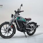 रॉयल एनफील्ड की पहली इलेक्ट्रिक बाइक लॉन्च, Flying Flea C6 की कीमत ₹1.99 लाख से शुरू