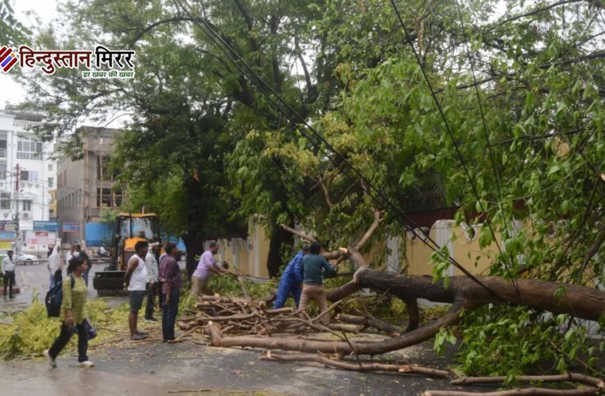 यूपी में आंधी-बारिश का कहर: 13 की मौत, 58 जिलों में अलर्ट जारी