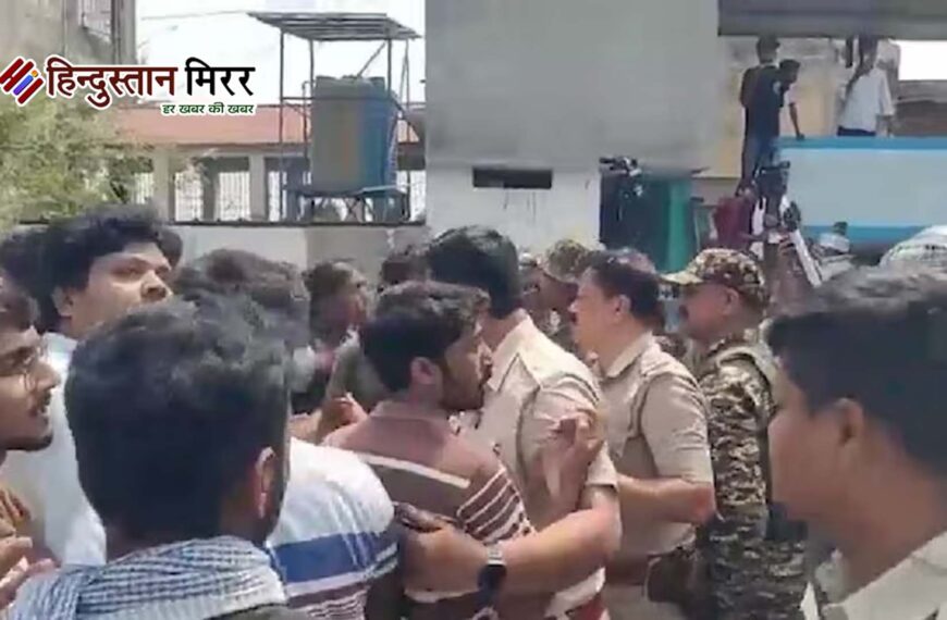 बंगाल में चुनावी हिंसा: BJP विधायक के घर बमबारी, CISF जवान घायल