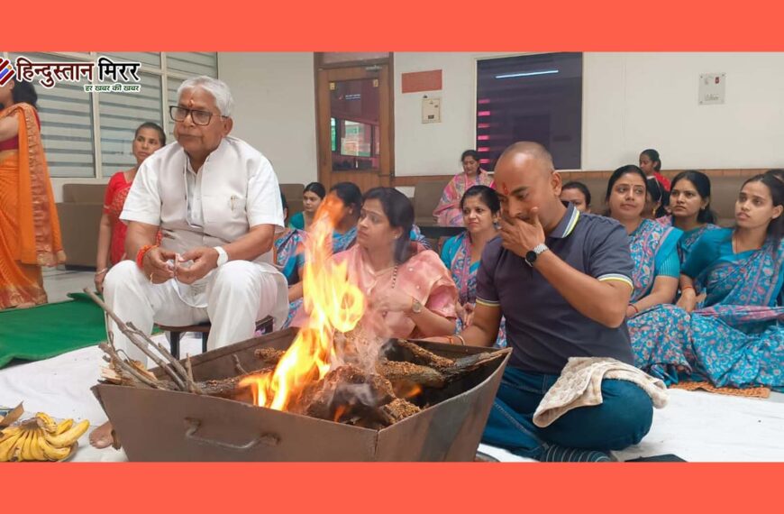 रेडियंट स्टार्स इंग्लिश स्कूल में हवन के साथ नव सत्र का भव्य शुभारंभ