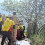 टिहरी में भीषण सड़क हादसा: 300 मीटर गहरी खाई में गिरी गाड़ी, 8 की मौत