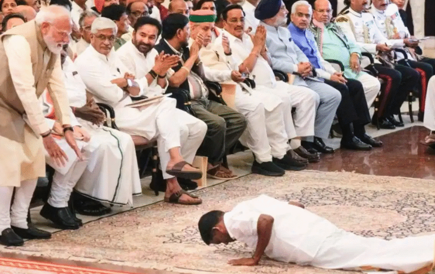पद्म श्री से सम्मानित सिलंबम गुरु के. पजानिवेल ने पीएम मोदी को किया साष्टांग प्रणाम, चर्चा में आया भावुक पल